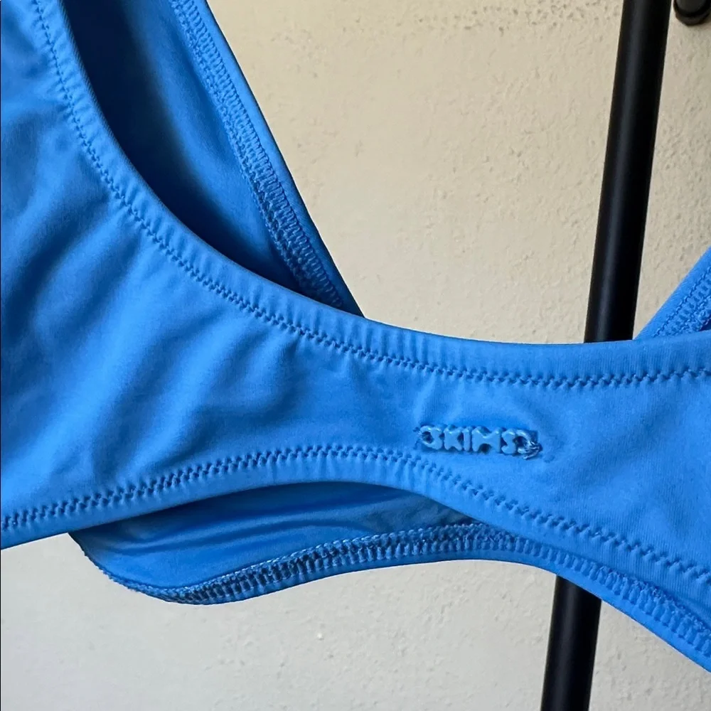 SKIMS Signature Swim Plunge Triangle Top Size L NWT‎ in Tide